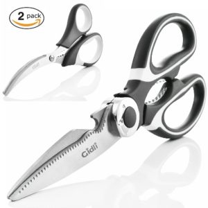 Cheap Kitchen Gadgets and the Best Kitchen Tools – How a few cheap kitchen gadgets can turn into the best kitchen tools to save you tons of money. Plus, they're super useful, too!