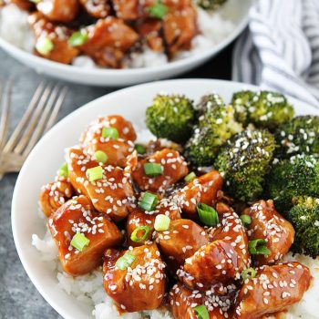 Easy Weeknight Instant Pot Meals – Great fast and easy weeknight dinner recipes for the Instant Pot that are delicious for the whole family. Make these dump recipes in less than 15 minutes! Easy recipes for the instant pot. Instant Pot Dump recipes. Great fast and easy weeknight meals for busy moms.